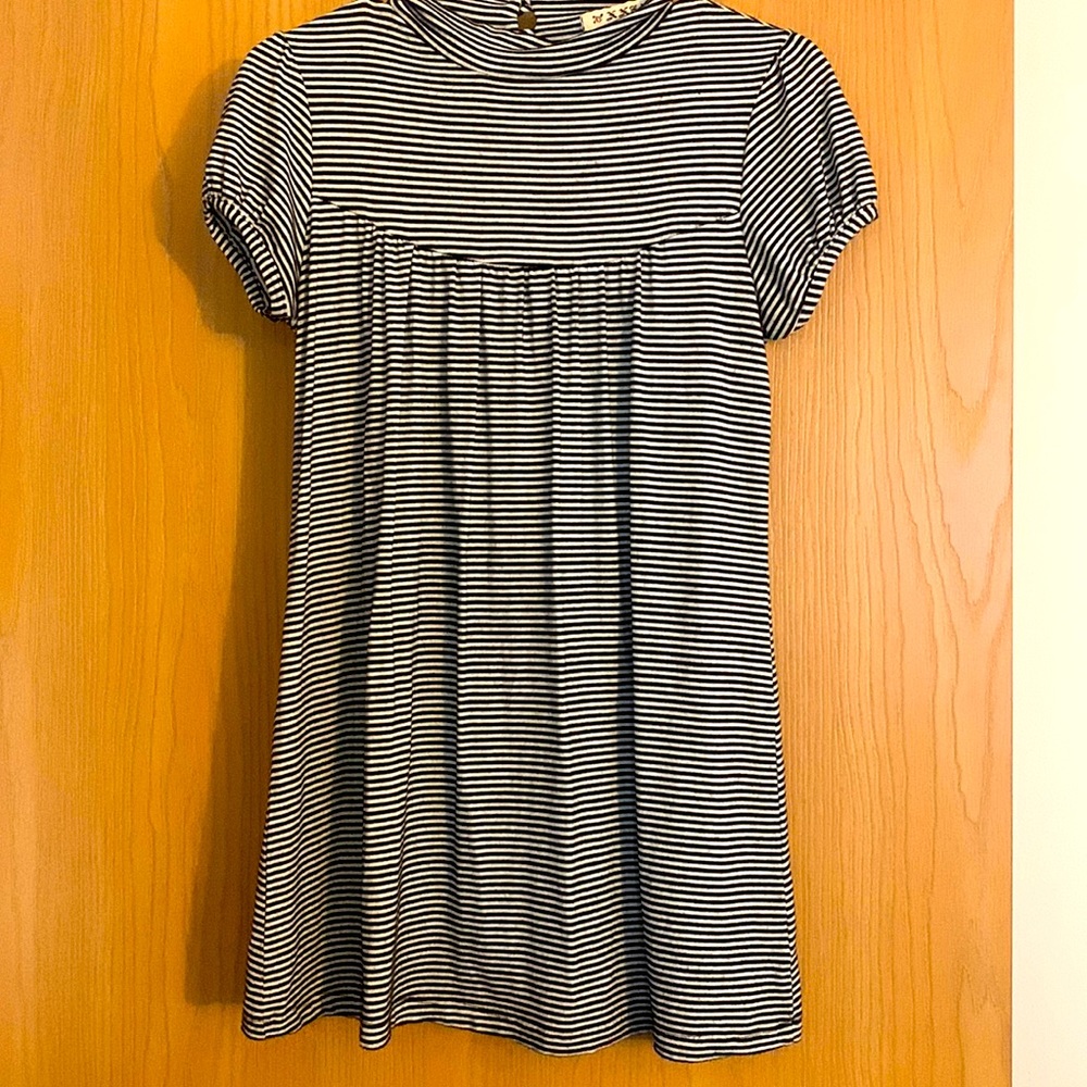 Women’s short sleeve top